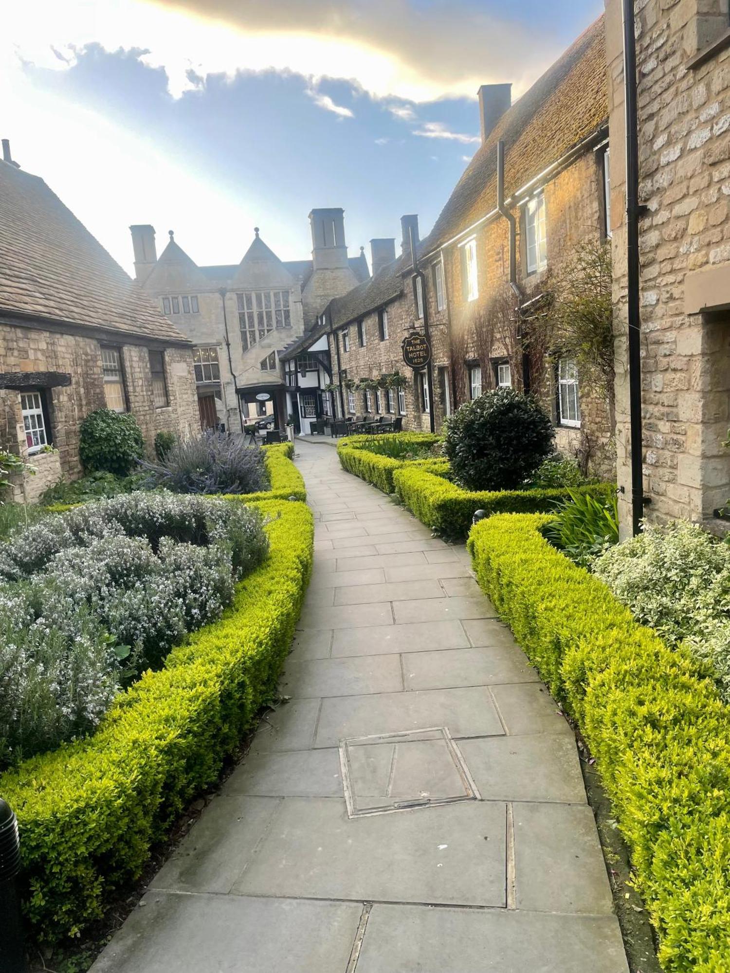 The Talbot Hotel, Oundle , Near Peterborough Ngoại thất bức ảnh